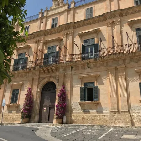 Landolina Palace Hotel 4*